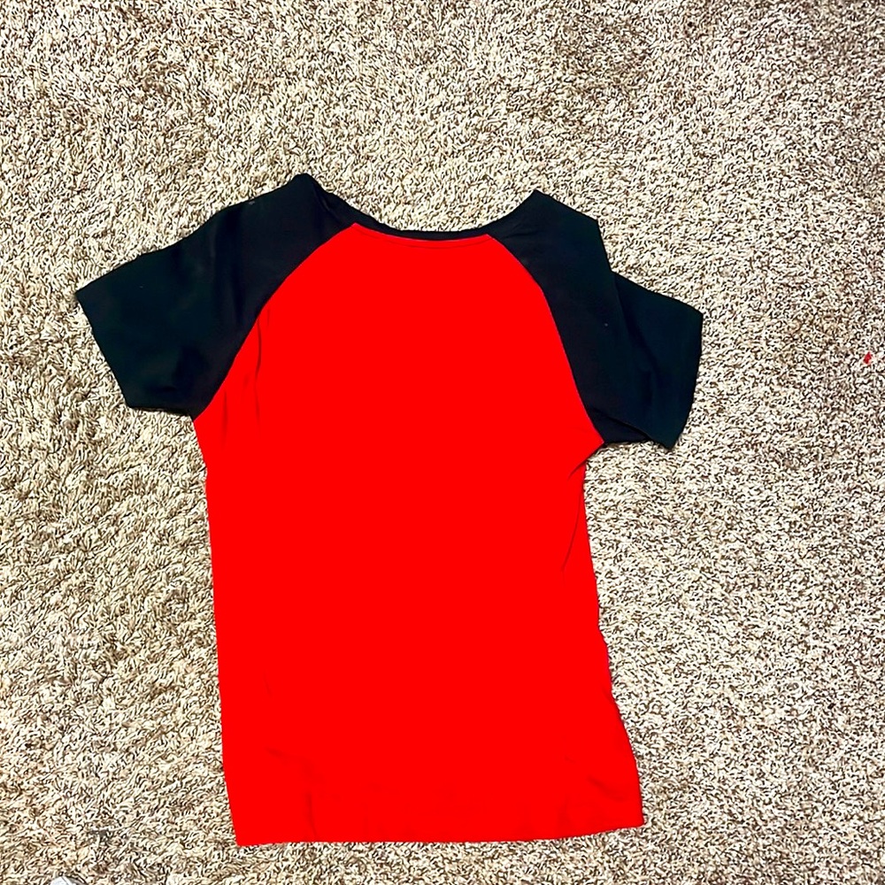 Guess Tee - Picture 2 of 2